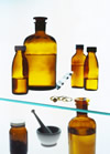 estanter�as con frascos de medicamentos