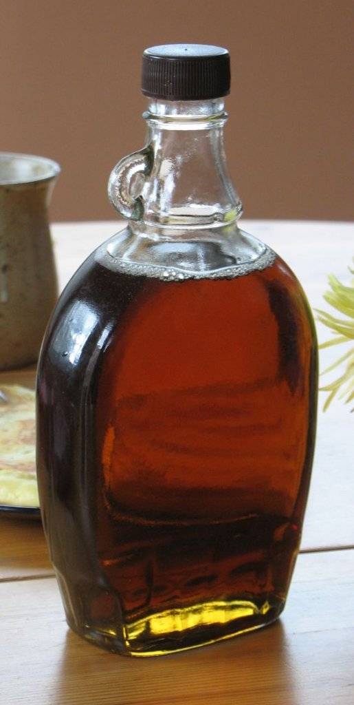 Botella con jarabe de arce